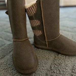Like new Bear paw boots